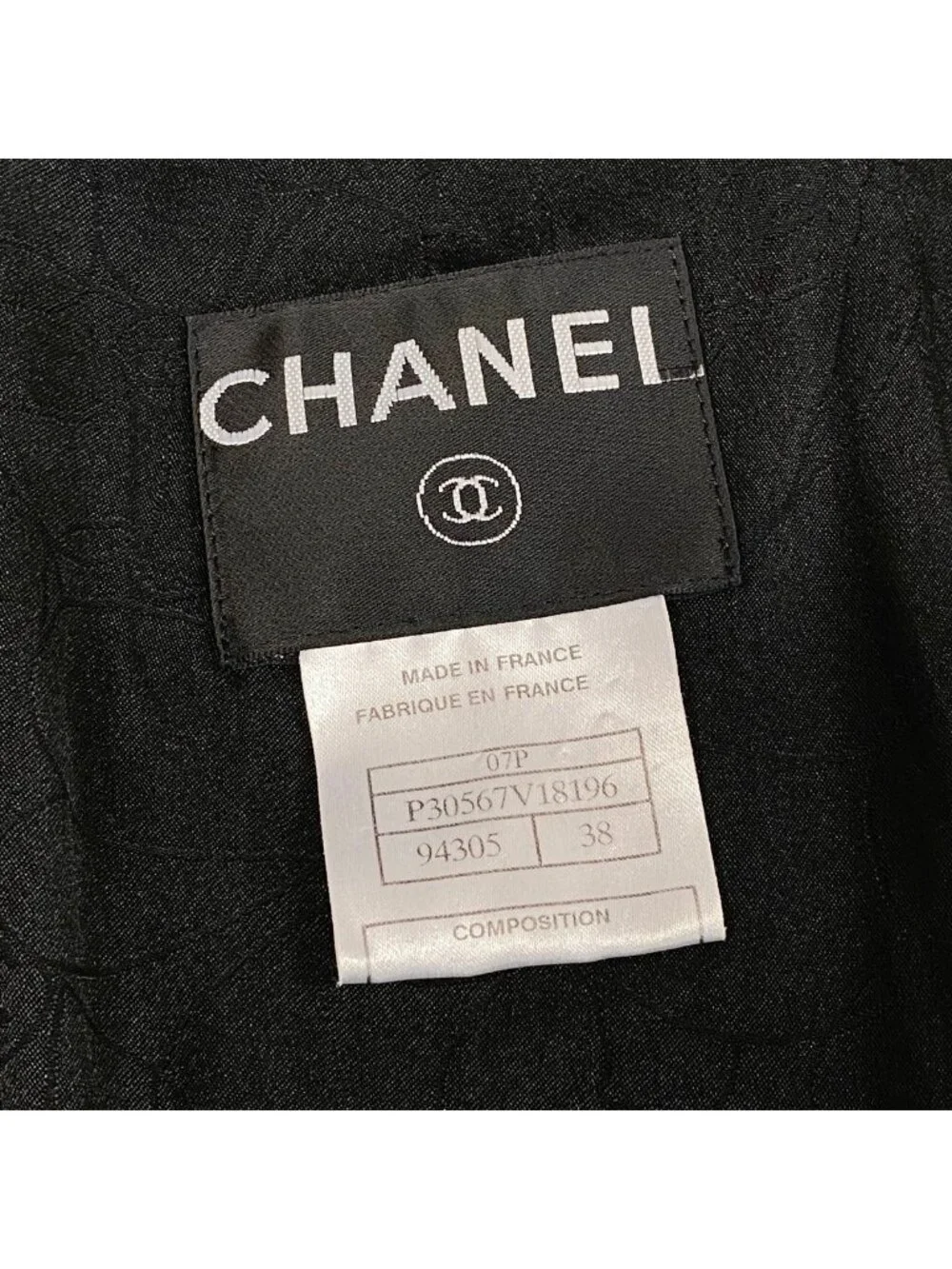 Chanel Cropped Tweed Jacket CC Logo 38 Black